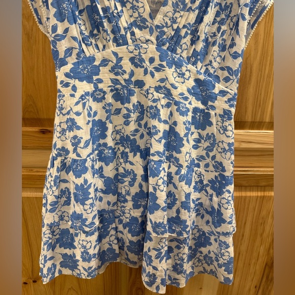 Sweet Lemon Blue and White Floral Deep V-Neck Lace Tiered Gathered Waist Dress - Picture 4 of 14